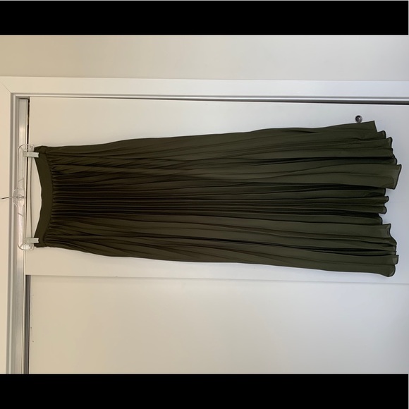 Pleated Maxi skirt - Picture 1 of 4
